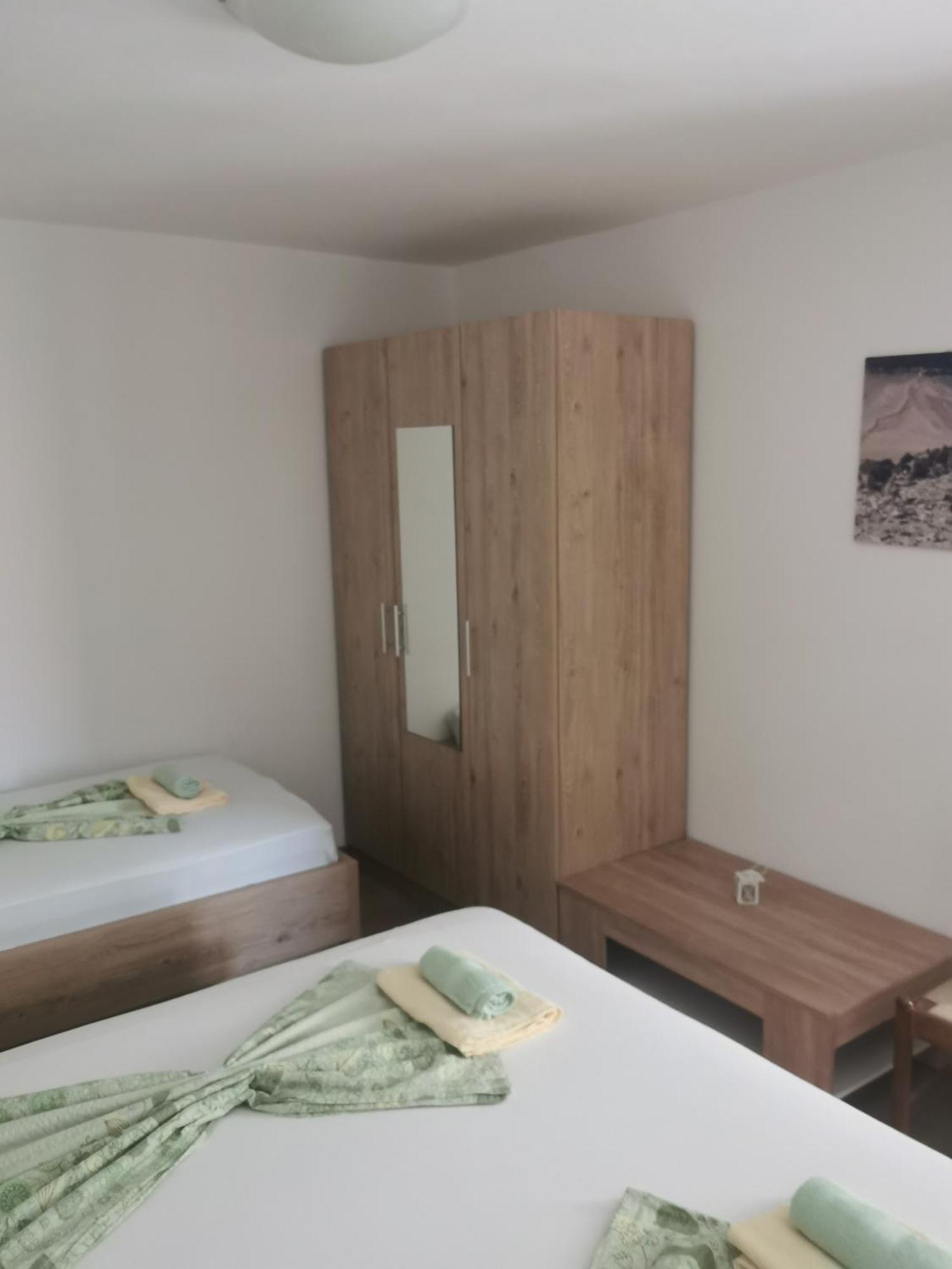 Apartments Boric Lopar Chambre photo